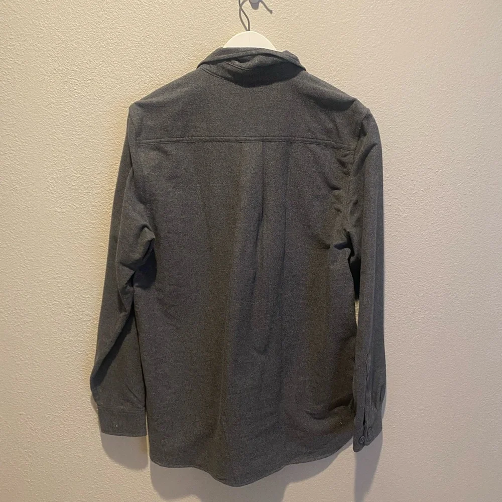 Boston Traders Long sleeve button up size small gray 100%‎ cotton